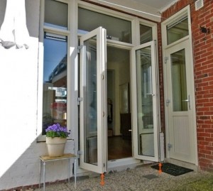 Distance too high? No problem for the ZE 160 foot door holder. Door Holder stroke 160 mm high quality extremely resistant