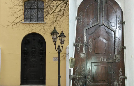 Door closer DIREKT on large church door