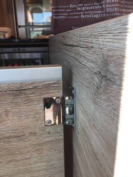 Swing Door Hinges With Hold Open At 90º