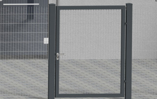 Tube door closer RTS on entrance gate
