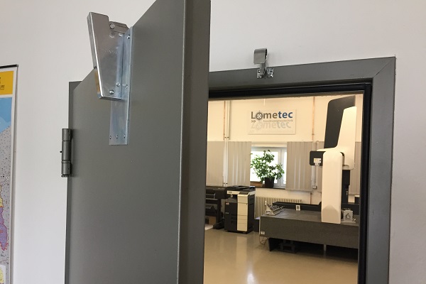 Door damper on Measurments Lab Door