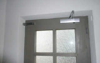 Door damper VS 2000 mounted horizontally
